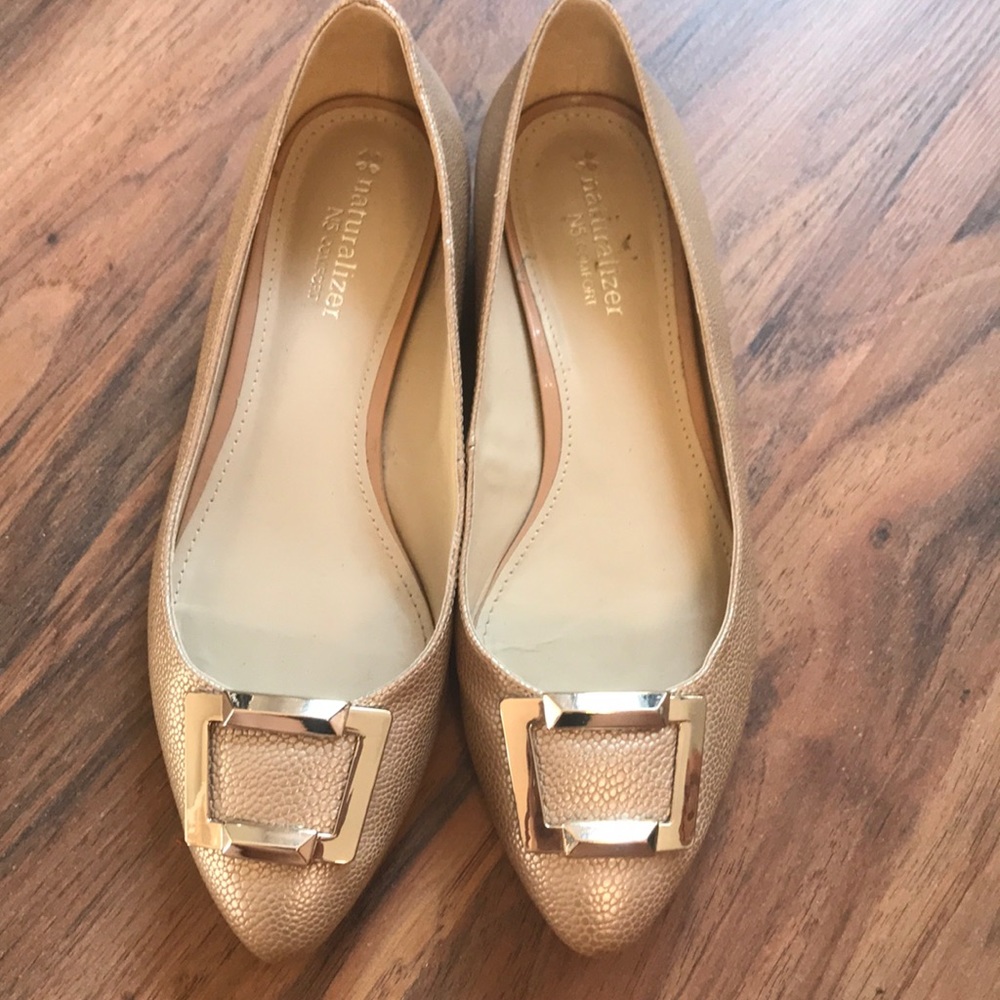 Old shoes Naturalizer